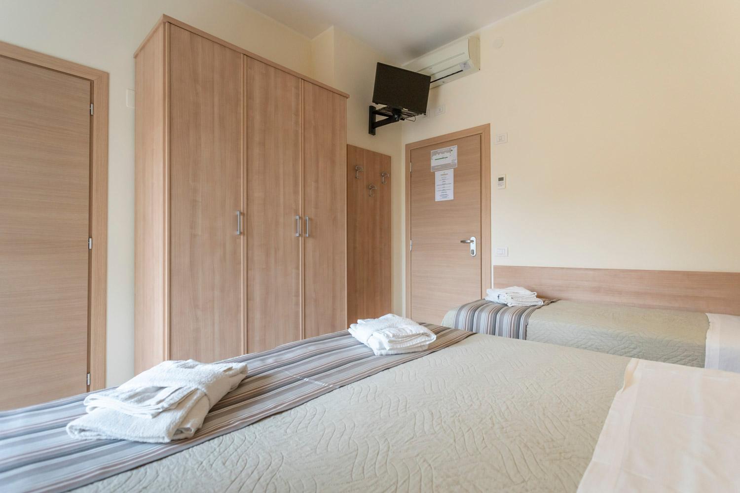 Hotel Cormoran Riccione Exterior foto